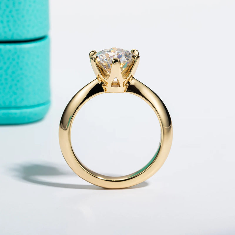 Anel Alvorecer Dourado com Cristal de Moissanite