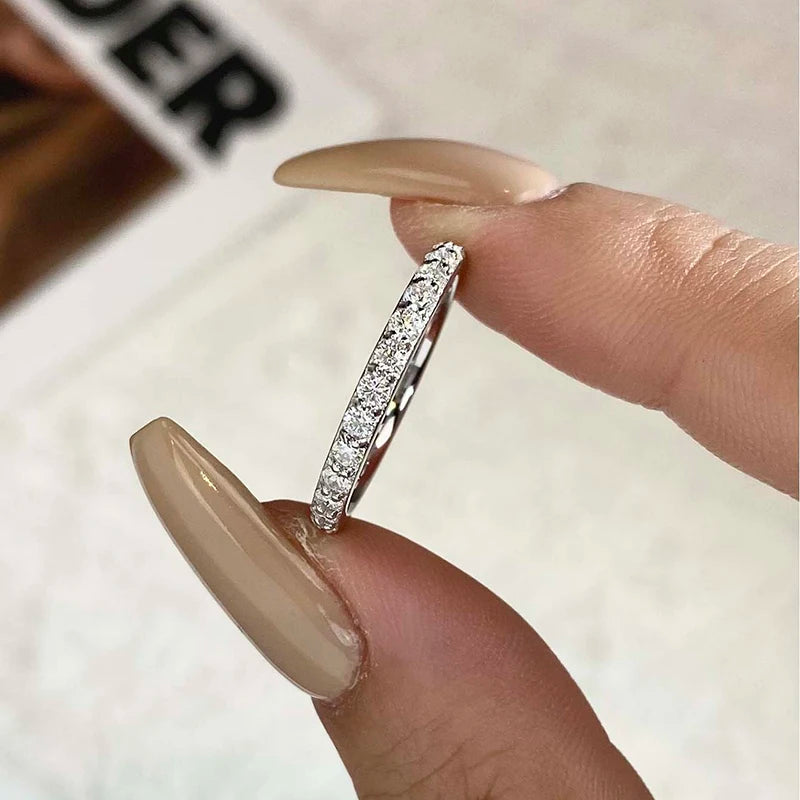 Meia Aliança Faísca Estelar com Cristal de Moissanite